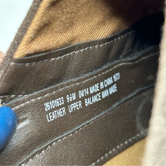 Clarks Artisan Kently Lala Dark Taupe Gray Suede Heel Booties Heels Size 9.5 - Picture 10 of 11